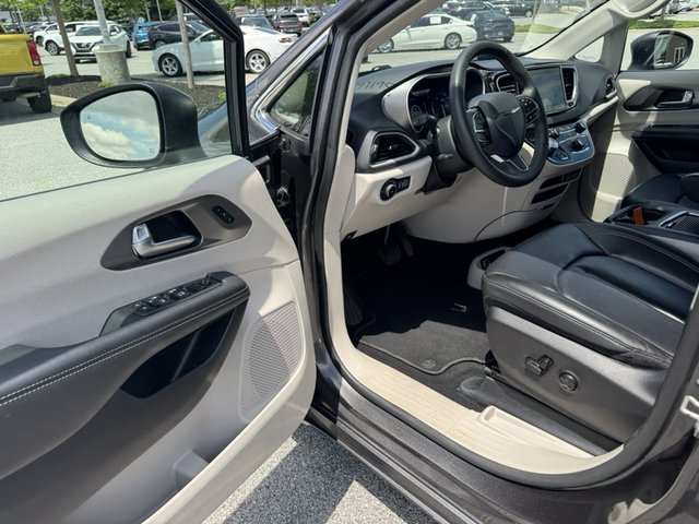 2023 Chrysler Pacifica Touring L FWD
