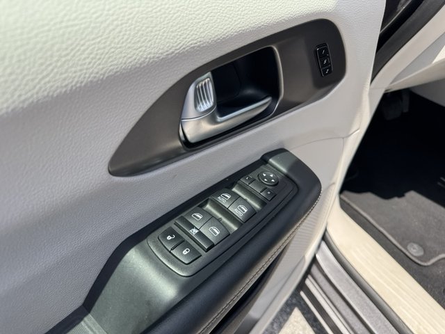 2023 Chrysler Pacifica Touring L FWD