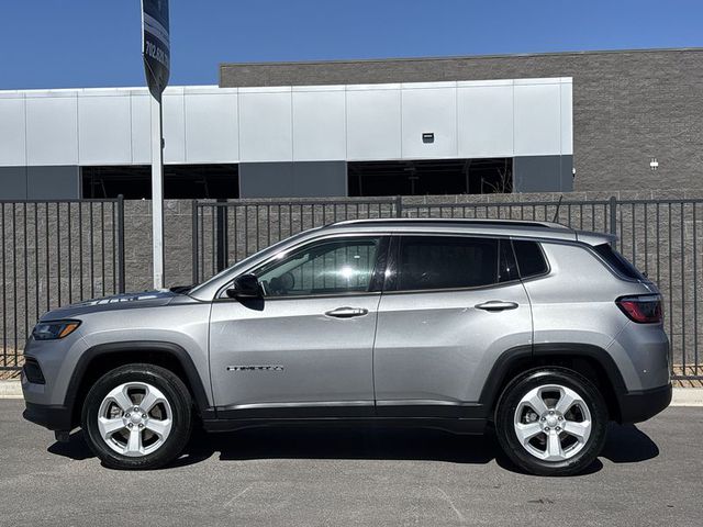 2022 Jeep Compass Latitude FWD