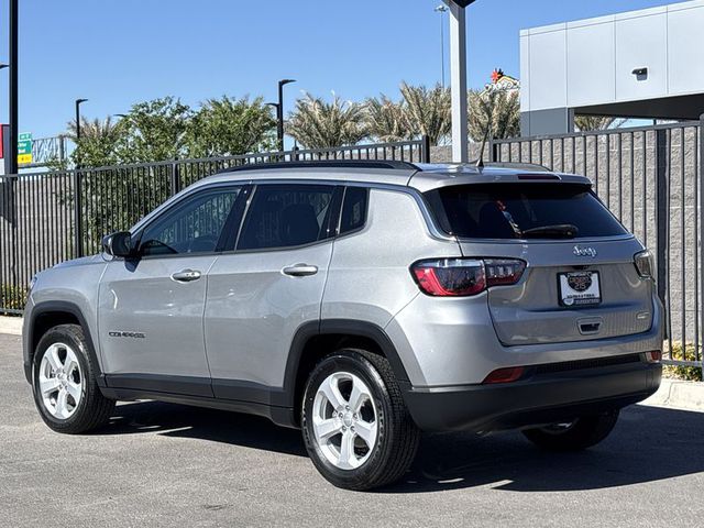 2022 Jeep Compass Latitude FWD