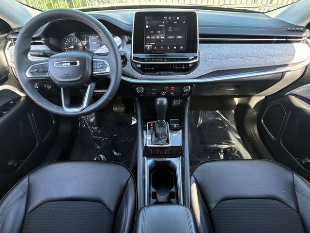 2022 Jeep Compass Latitude FWD