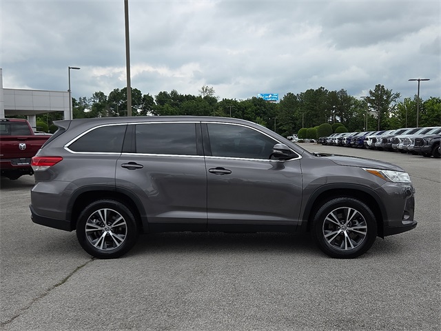 2019 Toyota Highlander LE FWD
