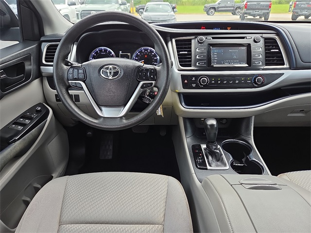 2019 Toyota Highlander LE FWD