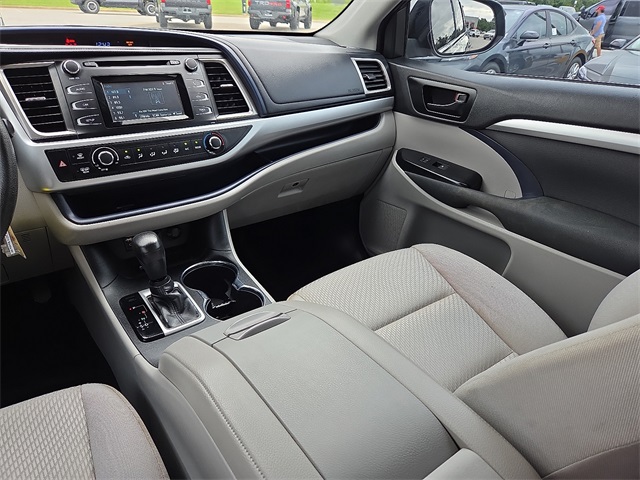 2019 Toyota Highlander LE FWD