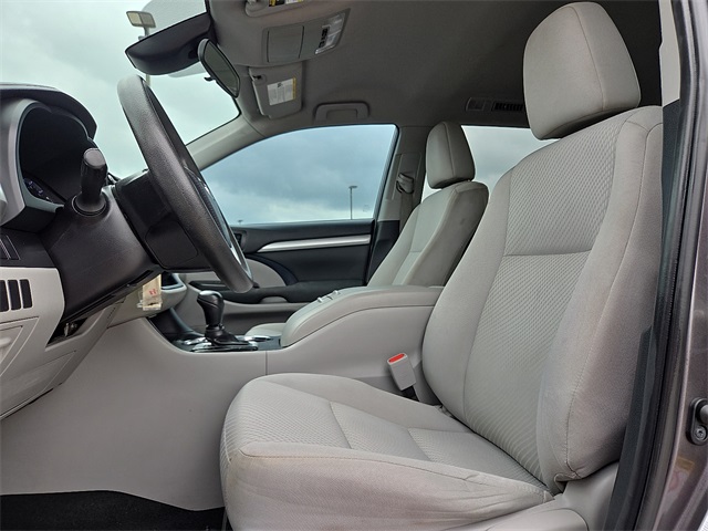 2019 Toyota Highlander LE FWD