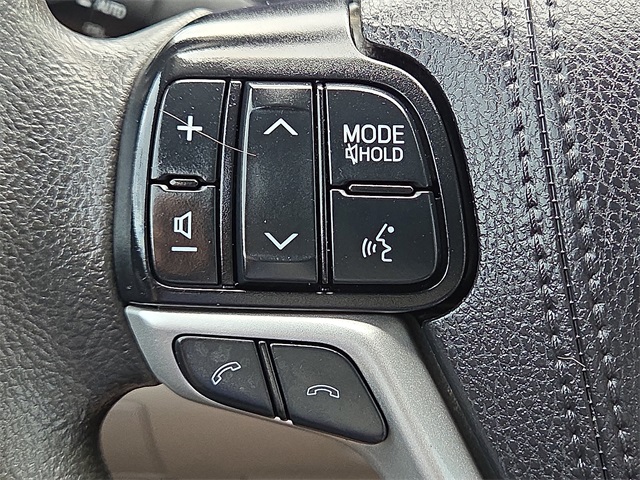 2019 Toyota Highlander LE FWD