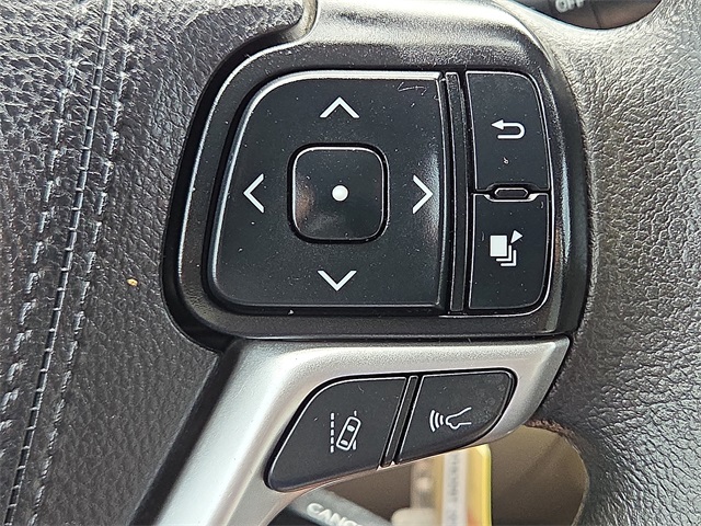 2019 Toyota Highlander LE FWD