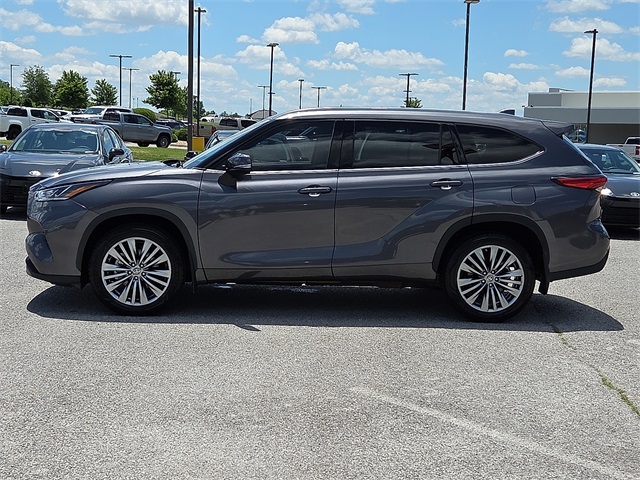 2022 Toyota Highlander Platinum FWD