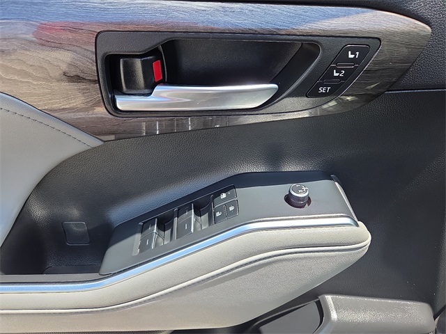 2022 Toyota Highlander Platinum FWD