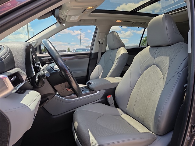 2022 Toyota Highlander Platinum FWD