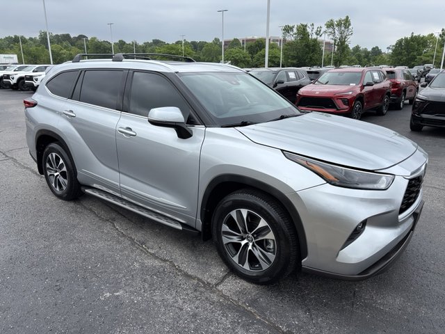 2022 Toyota Highlander XLE FWD