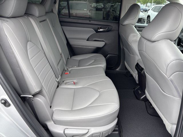 2022 Toyota Highlander XLE FWD