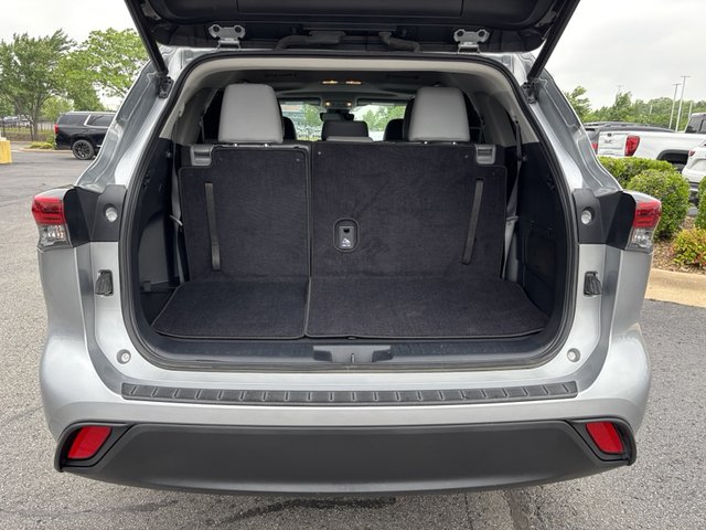 2022 Toyota Highlander XLE FWD