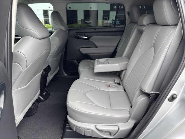 2022 Toyota Highlander XLE FWD