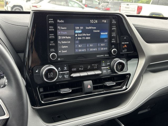 2022 Toyota Highlander XLE FWD