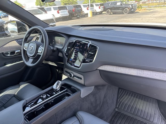 2023 Volvo XC90 Ultimate Dark Theme Recharge