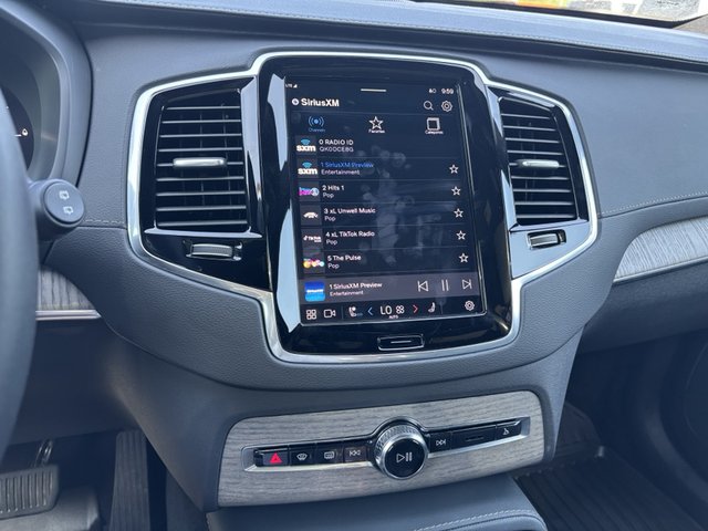 2023 Volvo XC90 Ultimate Dark Theme Recharge