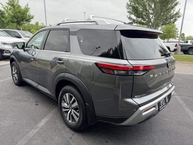 2022 Nissan Pathfinder SL 4WD
