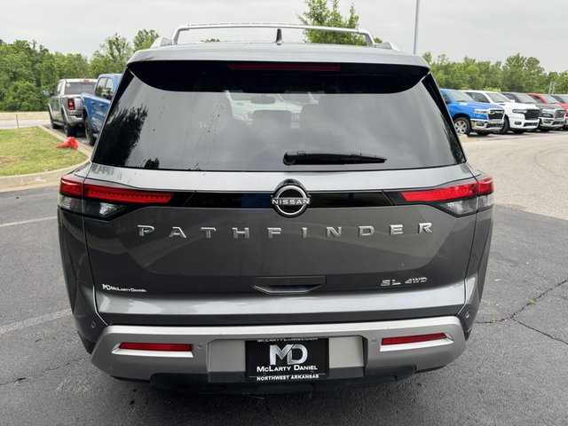 2022 Nissan Pathfinder SL 4WD