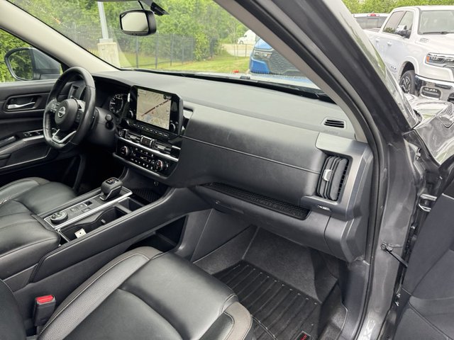 2022 Nissan Pathfinder SL 4WD