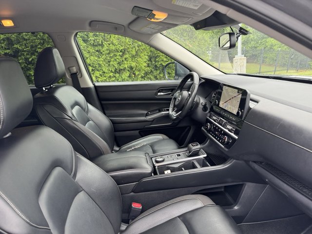 2022 Nissan Pathfinder SL 4WD