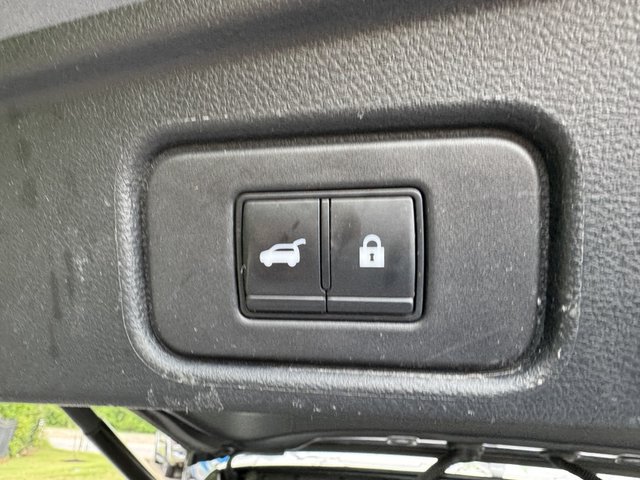 2022 Nissan Pathfinder SL 4WD