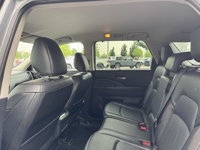 2022 Nissan Pathfinder SL 4WD