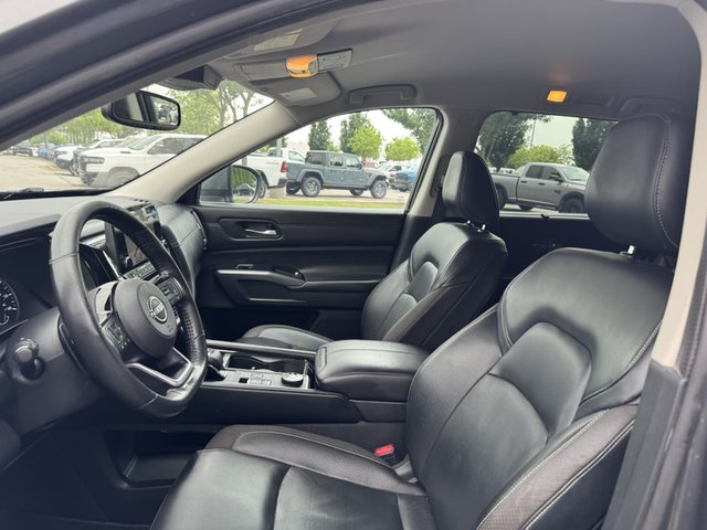 2022 Nissan Pathfinder SL 4WD
