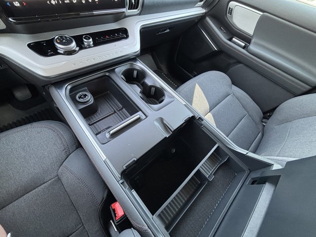 2025 Ford Expedition Active 4WD