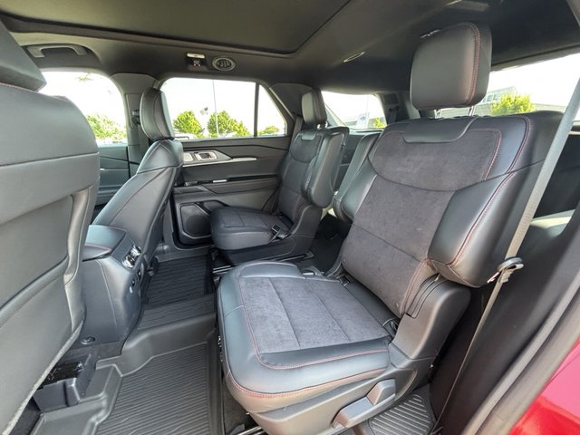 2025 Ford Explorer ST 4WD