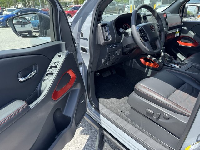 2025 Nissan Frontier PRO-4X 4WD