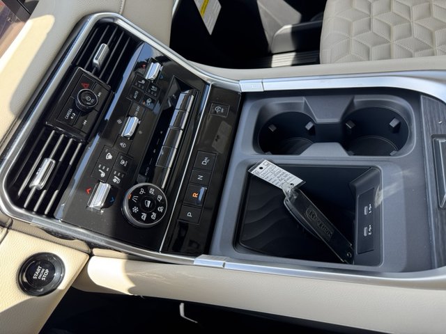 2025 Nissan Armada Platinum 4WD