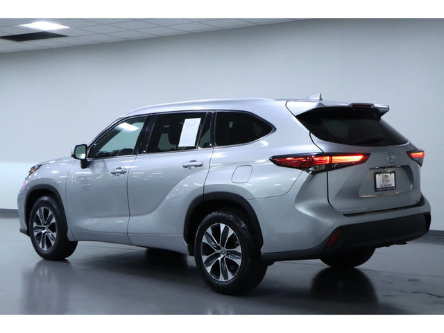 2022 Toyota Highlander XLE FWD