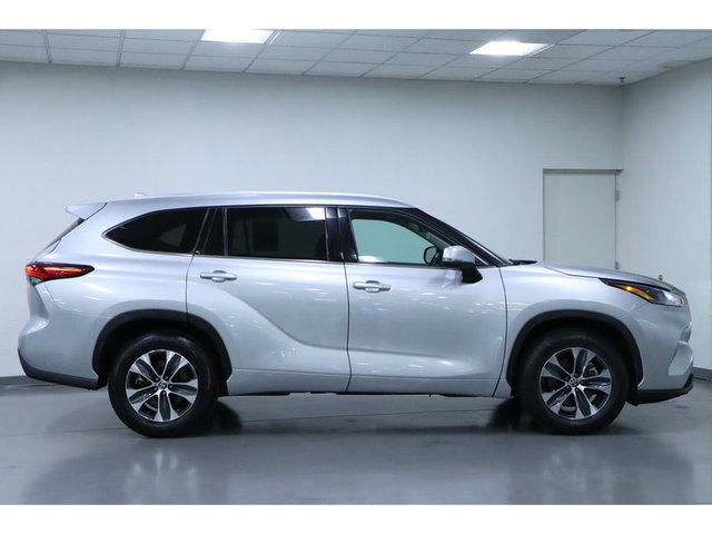 2022 Toyota Highlander XLE FWD