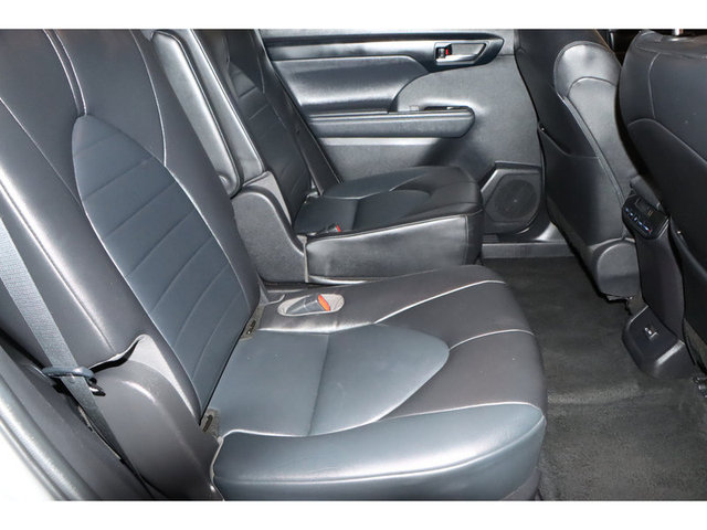 2022 Toyota Highlander XLE FWD