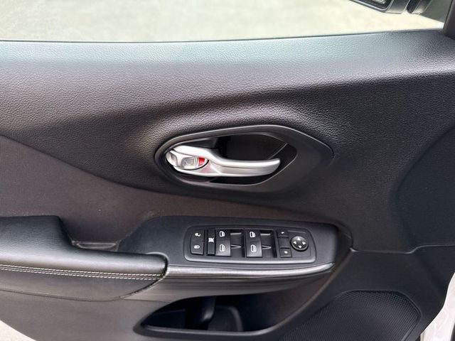 2016 Jeep Cherokee Altitude