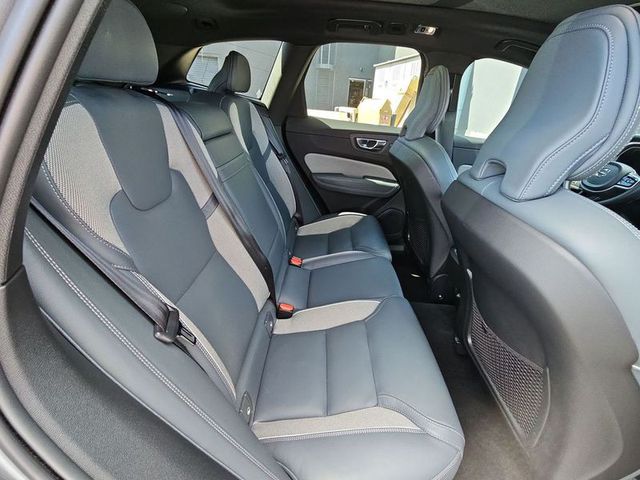 2020 Volvo XC60 R-Design