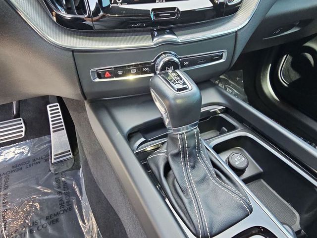 2020 Volvo XC60 R-Design
