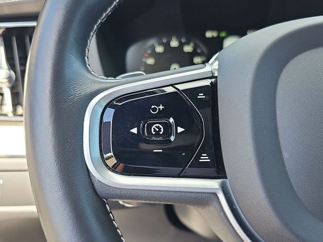 2020 Volvo XC60 R-Design
