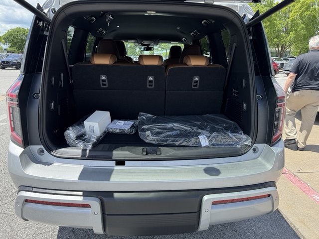2025 Nissan Armada SL 4WD