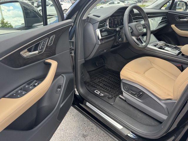 2025 Audi Q7 Premium Plus