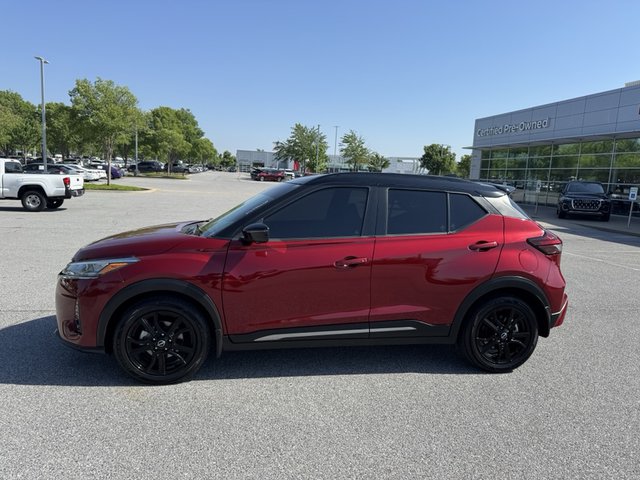 2022 Nissan Kicks SR FWD