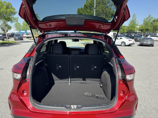 2022 Nissan Kicks SR FWD