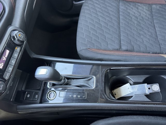 2022 Nissan Kicks SR FWD