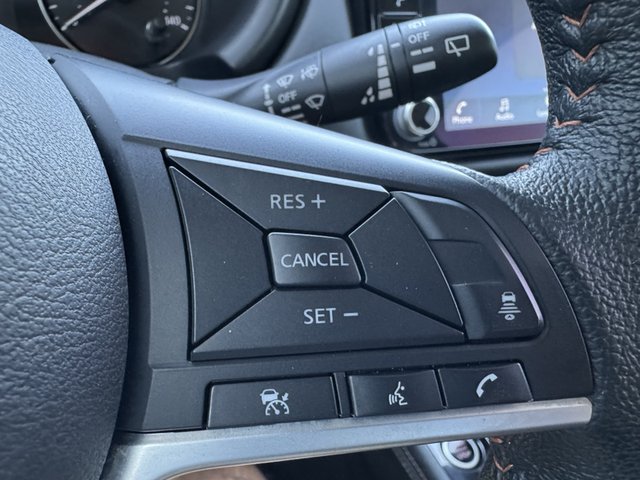 2022 Nissan Kicks SR FWD