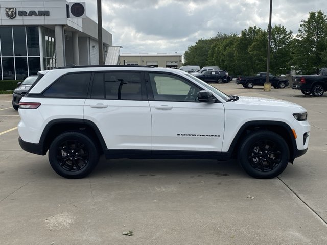 2024 Jeep Grand Cherokee Altitude 4WD