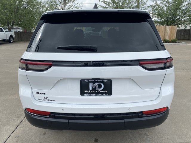 2024 Jeep Grand Cherokee Altitude 4WD