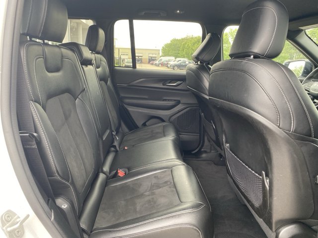 2024 Jeep Grand Cherokee Altitude 4WD