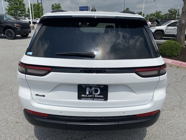 2024 Jeep Grand Cherokee Altitude 4WD