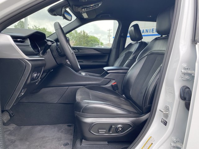 2024 Jeep Grand Cherokee Altitude 4WD
